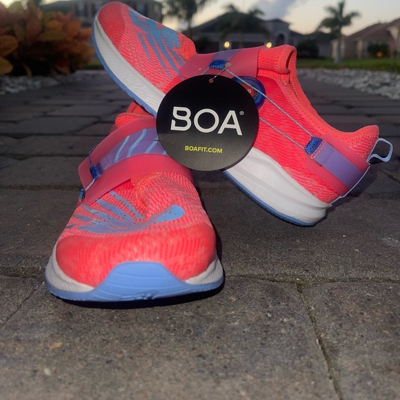 Women’s New Balance Running Shoes w/ BOA-fit Lacing 🏃🏻‍♀️💨 - Picture 3 of 5